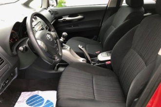 TOYOTA AURIS 2.0 D-4D SOL