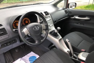 TOYOTA AURIS 2.0 D-4D SOL