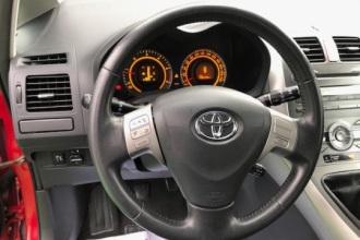 TOYOTA AURIS 2.0 D-4D SOL