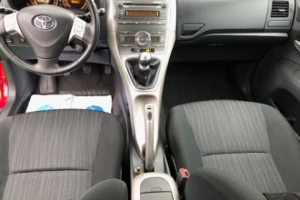 TOYOTA AURIS 2.0 D-4D SOL