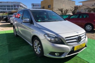 MERCEDES-BENZ B 180