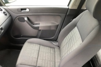 VOLKSWAGEN GOLF 1.6 TOUR