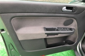 VOLKSWAGEN GOLF 1.6 TOUR