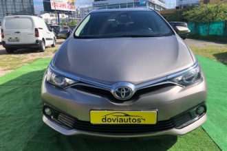 TOYOTA AURIS 1.8 Hybrid Design Edition