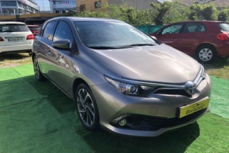 TOYOTA AURIS 1.8 Hybrid Design Edition