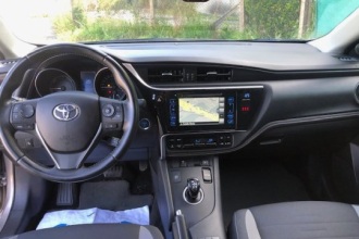 TOYOTA AURIS 1.8 Hybrid Design Edition