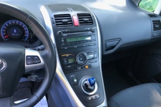 TOYOTA AURIS 1.8 Hybrid Executive