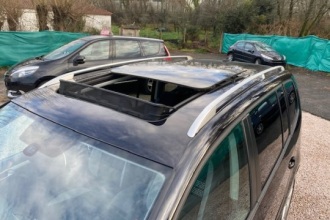 VOLKSWAGEN TOURAN 2.0 TDI LIFE