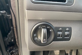 VOLKSWAGEN TOURAN 2.0 TDI LIFE