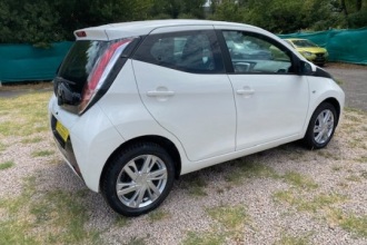 TOYOTA AYGO 1.0 X-Play Touch