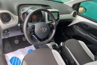 TOYOTA AYGO 1.0 X-Play Touch