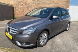 MERCEDES-BENZ B 180