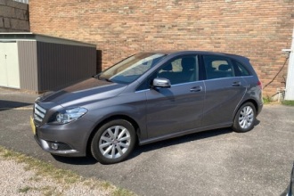 MERCEDES-BENZ B 180