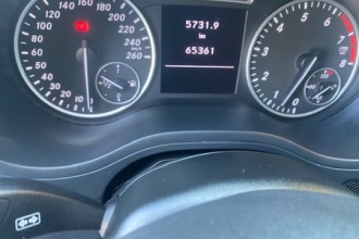 MERCEDES-BENZ B 180