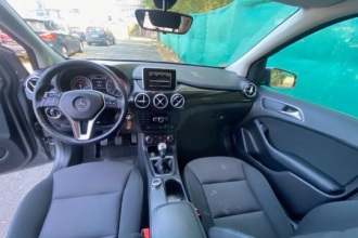 MERCEDES-BENZ B 180