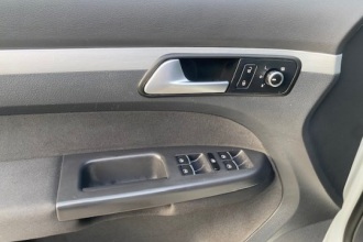 VOLKSWAGEN TOURAN 2.0 TDI CUP