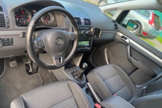 VOLKSWAGEN TOURAN 2.0 TDI CUP