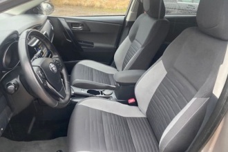 TOYOTA AURIS 1.8 Hybrid Design Edition