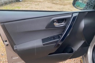 TOYOTA AURIS 1.8 Hybrid Design Edition