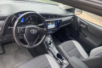 TOYOTA AURIS 1.8 Hybrid Design Edition