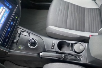 TOYOTA AURIS 1.8 Hybrid Design Edition