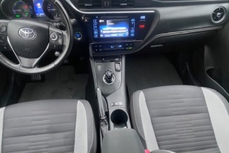 TOYOTA AURIS 1.8 Hybrid Design Edition